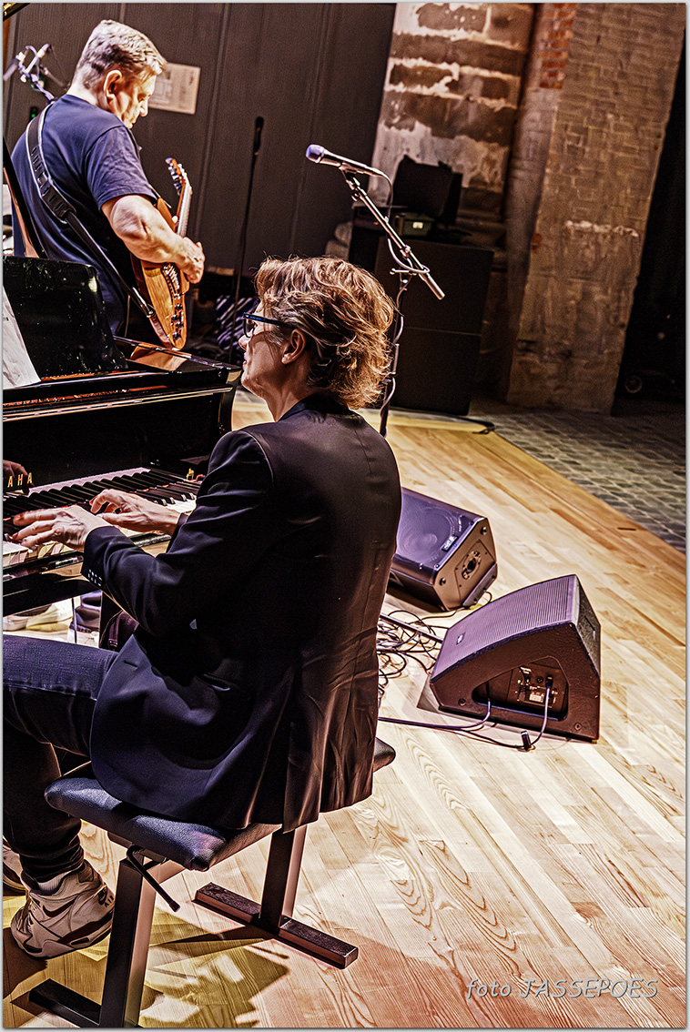 Alexi Tuomarila ( & Kari Antila )   JASSEPOES